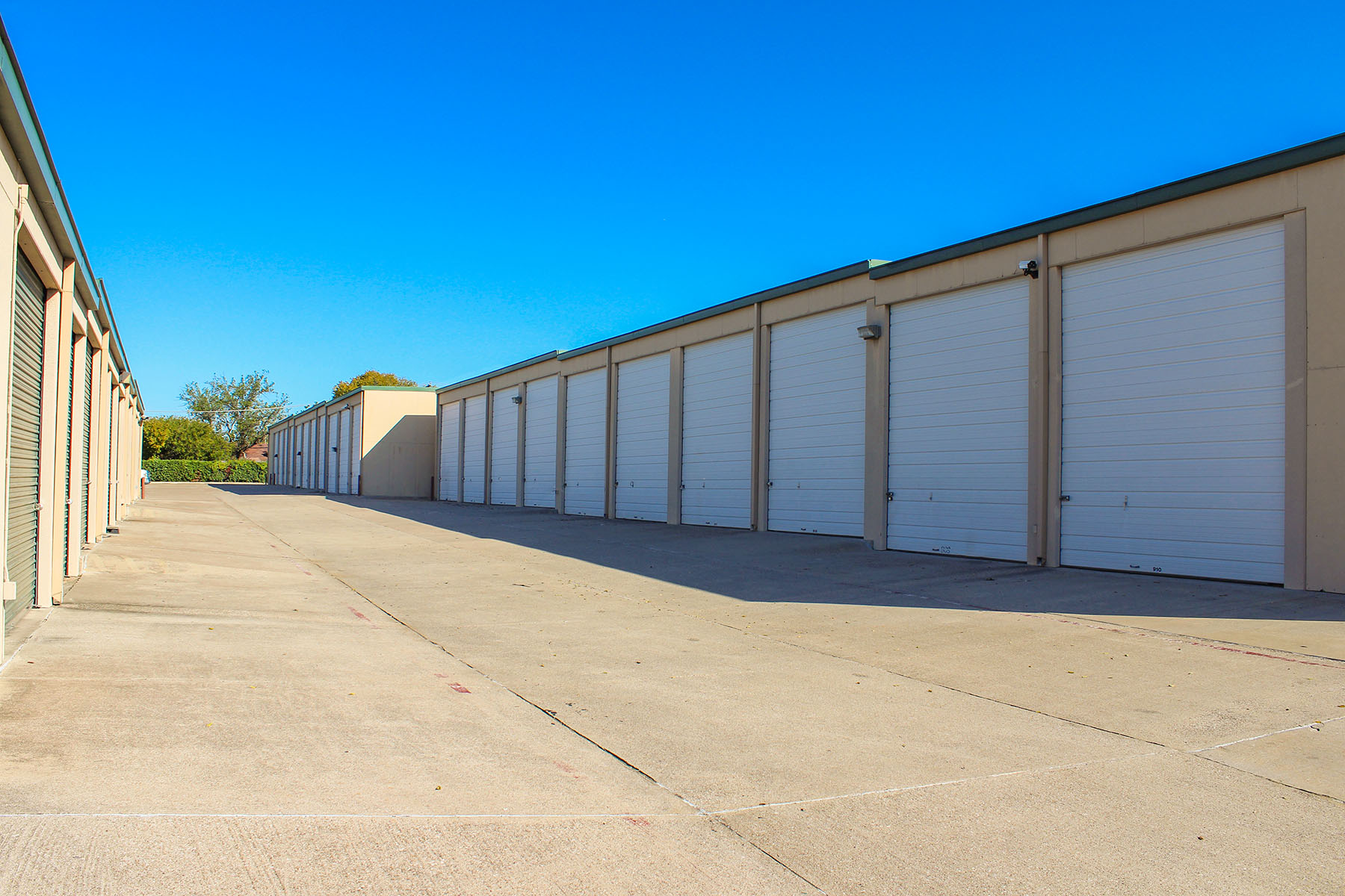 wide isles between large storage units